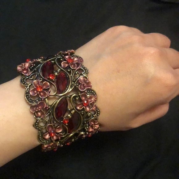 Jewelry - Red bracelet